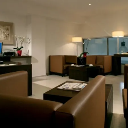فندق The Church Village 3*