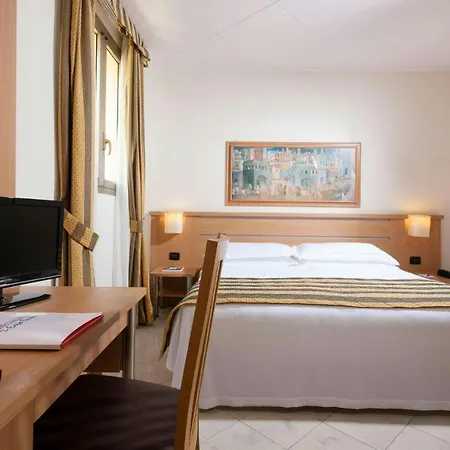 فندق The Church Village 3*